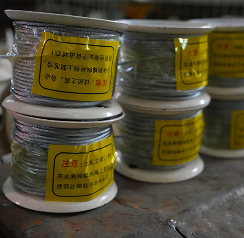 商場廣告吊鉤的遙控器怎么更換